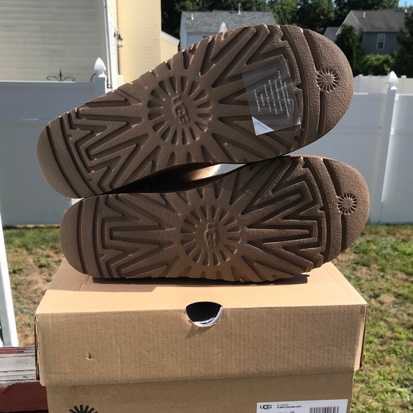 UGG Mini Toscana Cuff Boots - Picture 5 of 7